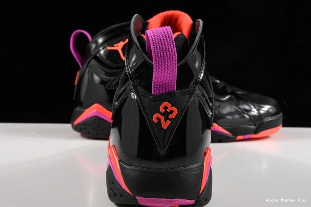 313358-006 Air 7 Black Retro Jordan Patent 0614